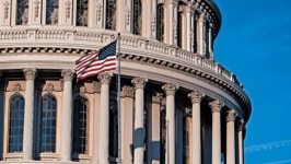 “美元微笑论”创立者：美元在特朗普任期内将再跌超13%