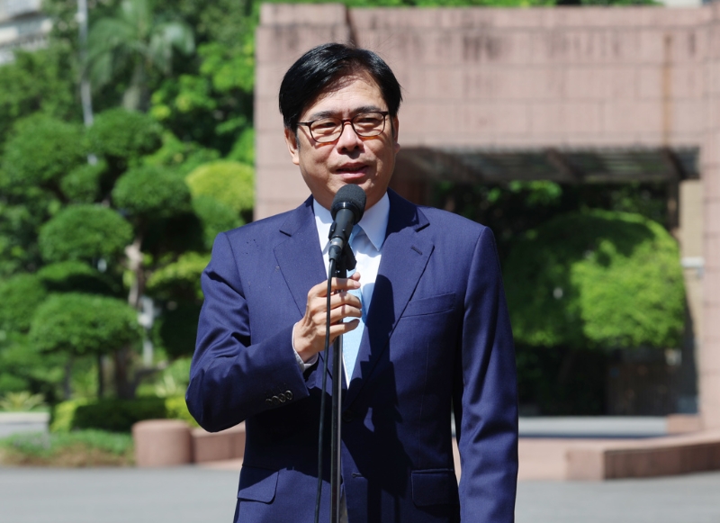 高雄蓝议员罕见激烈抗争