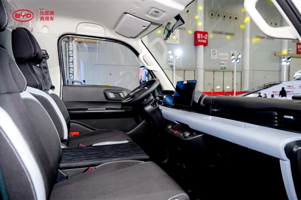 9.58万 比亚迪纯电轿卡T4发布:一度电能跑5.5公里