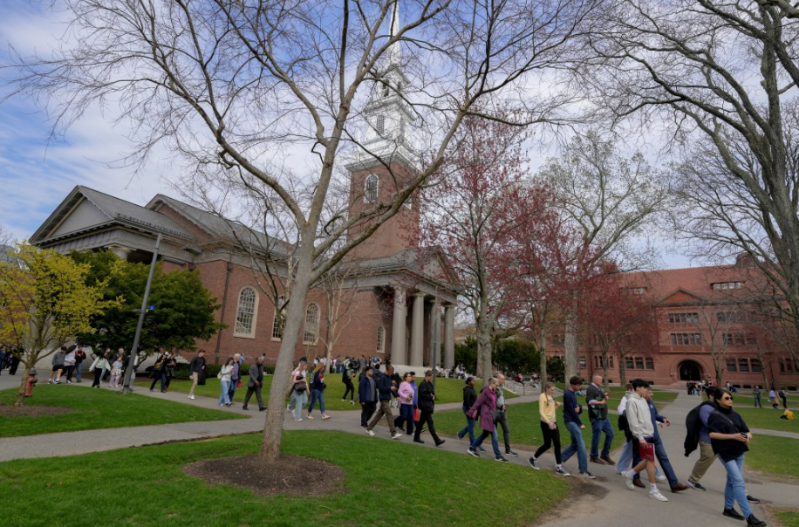 特朗普政府收紧学生签证