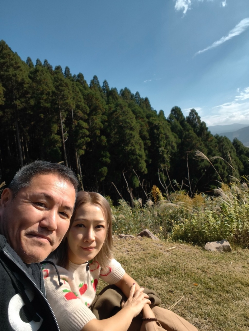 关心妍与老公杨长智到日本旅行，享受二人世界。