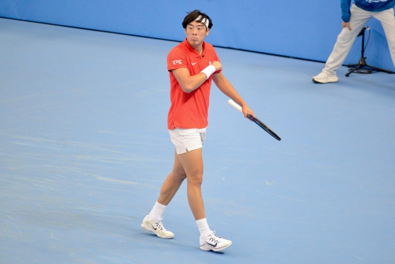 黄泽林4强与吴易昺打足3盘。 黄泽林4强与吴易昺打足3盘。