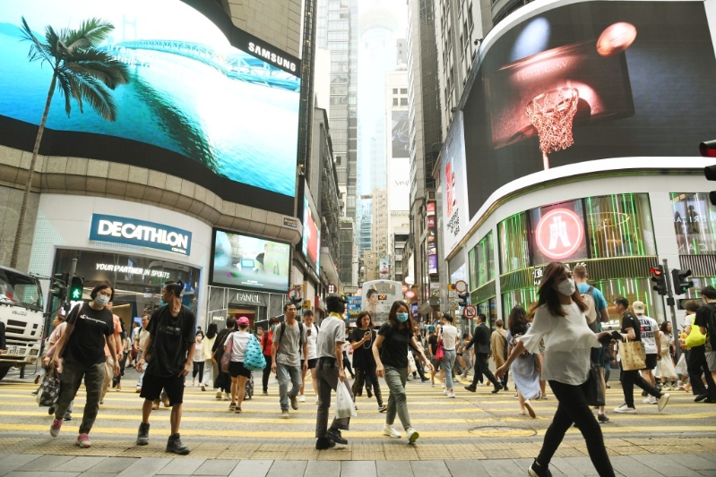 他指香港很早就融入到整个全球体系,培养了很多国际化金融从业者、熟悉英美法系的法律人才。 他指香港很早就融入到整个全球体系,培养了很多国际化金融从业者、熟悉英美法系的法律人才。