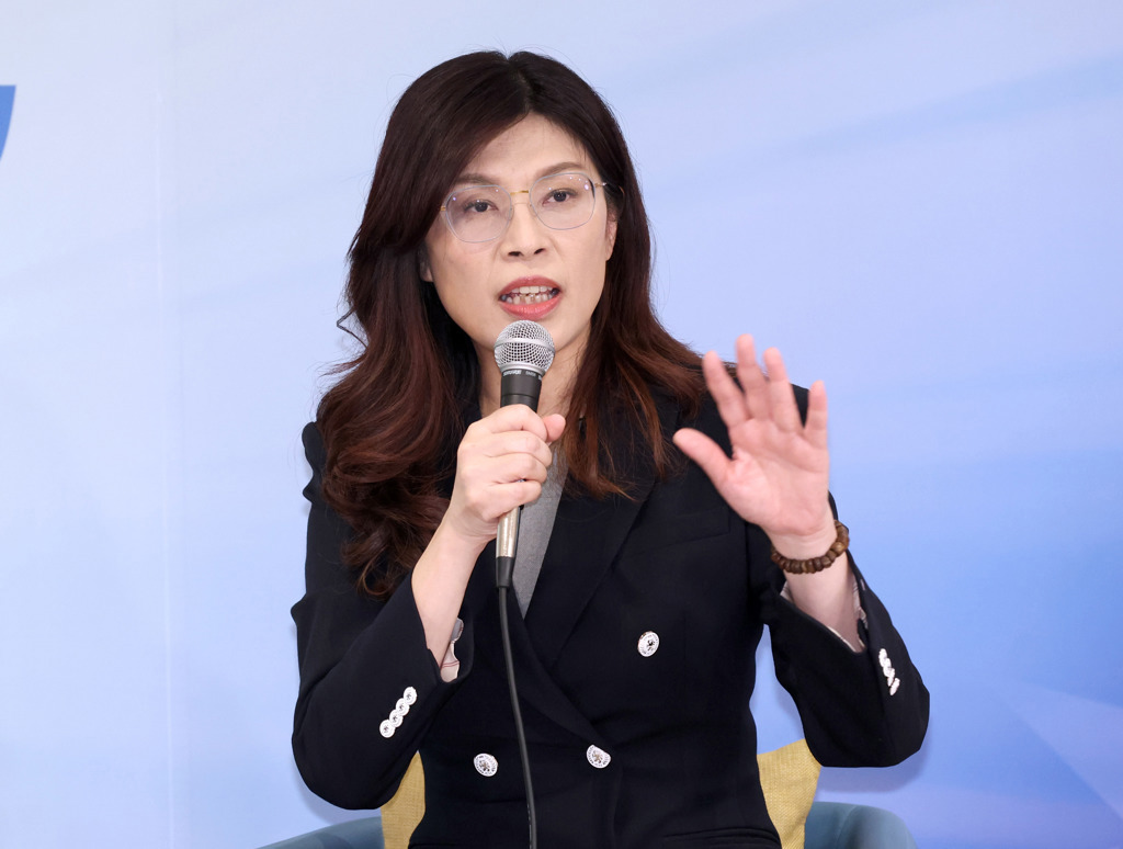 国民党主席郑丽文19日与民众党在新北市新庄举行“以行动顾台湾-主席高峰会谈”。 国民党主席郑丽文19日与民众党在新北市新庄举行“以行动顾台湾-主席高峰会谈”。