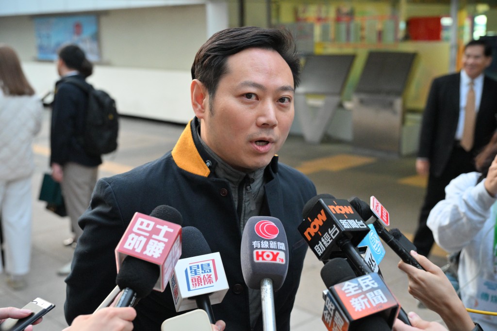 香港酒店业联会总干事徐英伟乐见候选人重视香港旅游发展,相信他们会继续接触业界。 香港酒店业联会总干事徐英伟乐见候选人重视香港旅游发展,相信他们会继续接触业界。