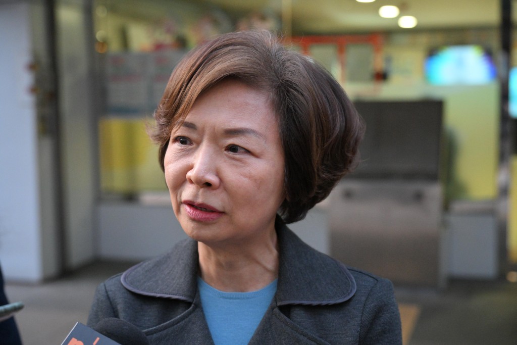 徐王美伦亦认为,江由报名参选到今日的论坛,表现有进步。 徐王美伦亦认为,江由报名参选到今日的论坛,表现有进步。