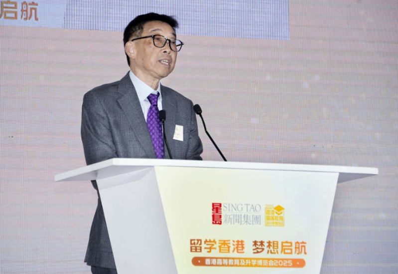 在第9场讲座，香港理工大学副校长（教学）曹建农则以“理大教育4.0：人工智能时代的教育转型”为题作演讲。