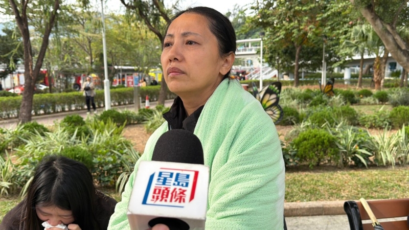 居住在宏仁阁的温太表示，家人全部安全撤出，但见到家园被毁很难过。