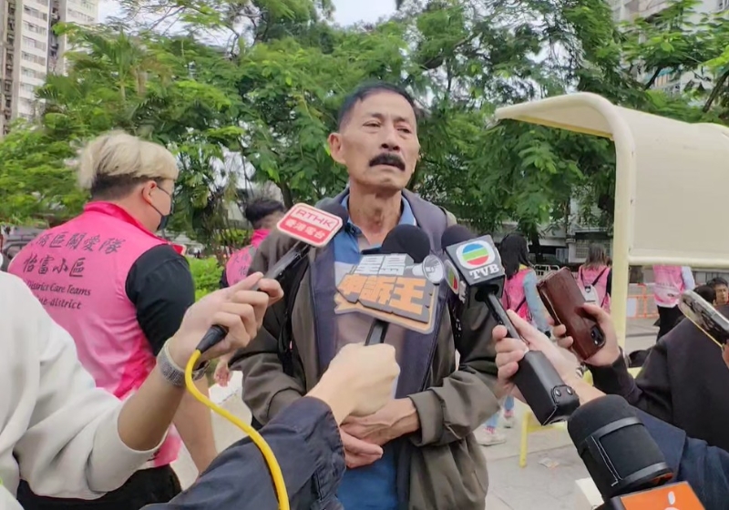 忧心忡忡的李先生指，很伤心难过，仍等待失联的家人消息。