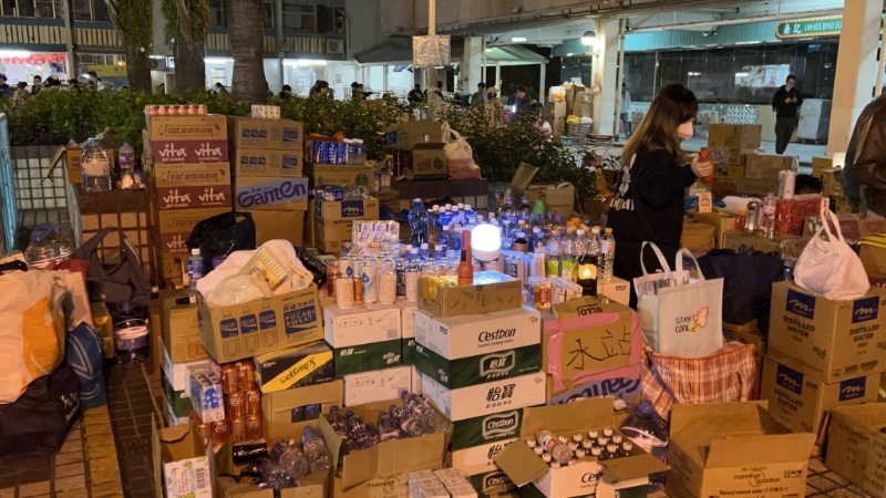 麦美娟感谢市民、专业组织提供物资或支援服务，但现时在临时庇护中心的物资已足够。