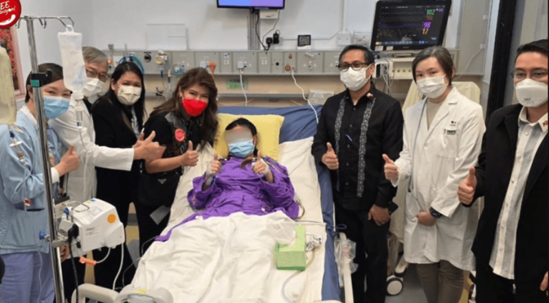 菲律宾参议员赴医院探望