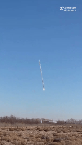 朱雀三号首飞成功入轨，一级火箭回收任务未能完成。