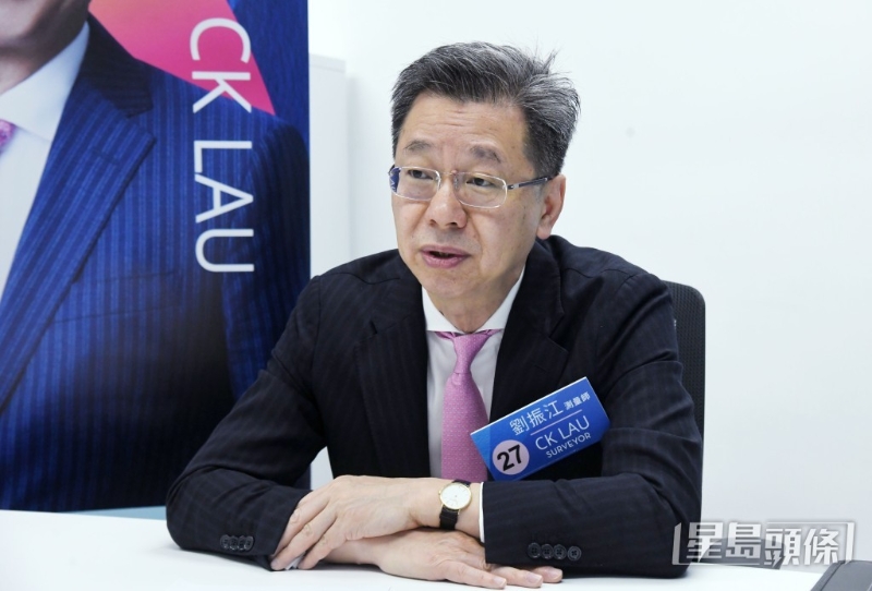 刘振江指香港住宅单位“越起越细”不理想。 刘振江指香港住宅单位“越起越细”不理想。