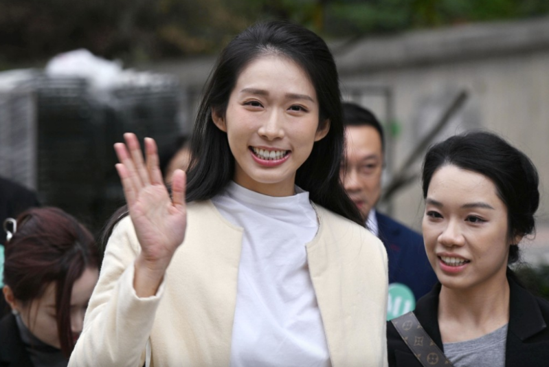 江旻憓早年就读英基沙田学院，于国际文凭大学预科课程（IB）考试中取得优异成绩，其后负笈海外。（