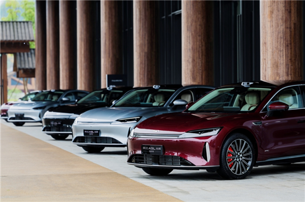 奇瑞风云A9L遭车主集体投诉:新款车加量不加价 老车主被背刺