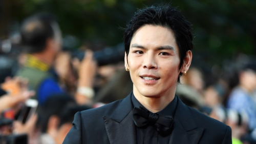 向佐泪诉“娱乐圈的人很恐怖” 向佐泪诉“娱乐圈的人很恐怖”