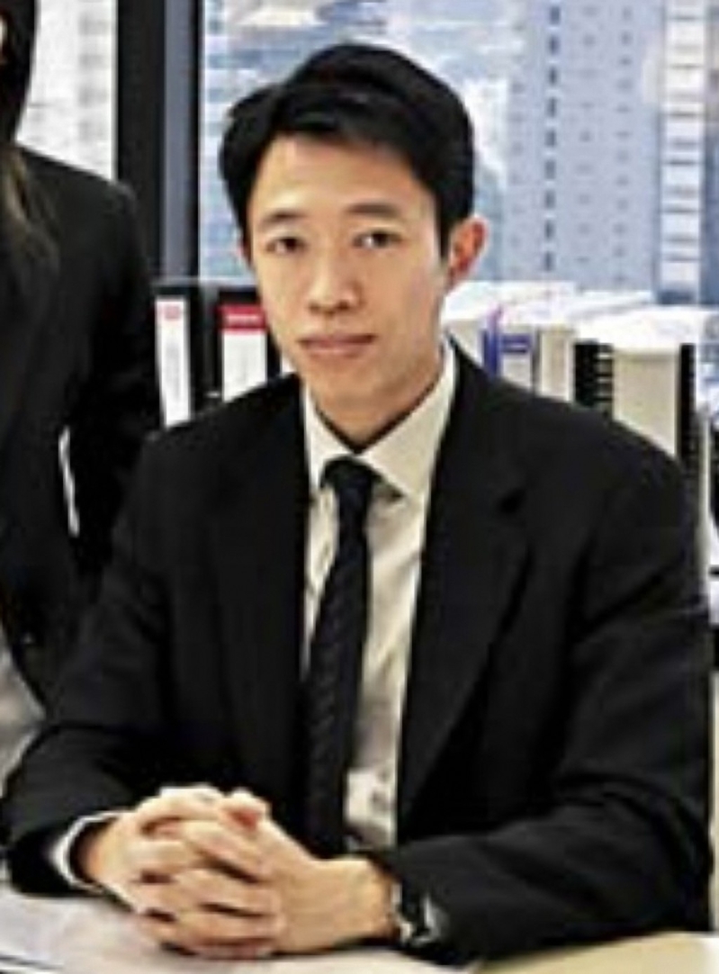 周志钧升任总警司。 周志钧升任总警司。