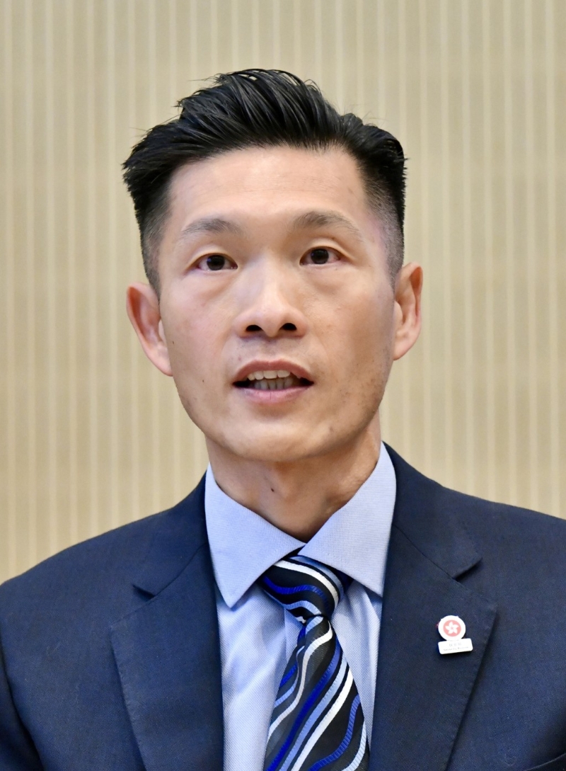 黄国基升任保安部总警司。 黄国基升任保安部总警司。