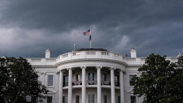 美国被曝“有意组建美中俄日印‘核心五国集团’”，俄方回应，白宫出面否认