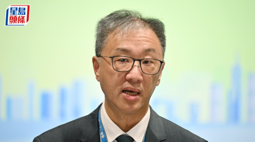 大埔宏福苑火灾独立委员会主席陆启康会见传媒。 大埔宏福苑火灾独立委员会主席陆启康会见传媒。