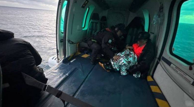 韩国济州岛外海发生船员落海事件,所幸目前船员已全数获救。 韩国济州岛外海发生船员落海事件,所幸目前船员已全数获救。