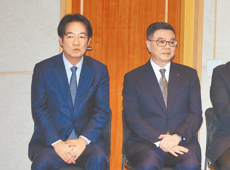 赖清德(左)骂在野党“立委”,“阁揆”卓荣泰(右)宣布不副署法律,争议不断 赖清德(左)骂在野党“立委”,“阁揆”卓荣泰(右)宣布不副署法律,争议不断