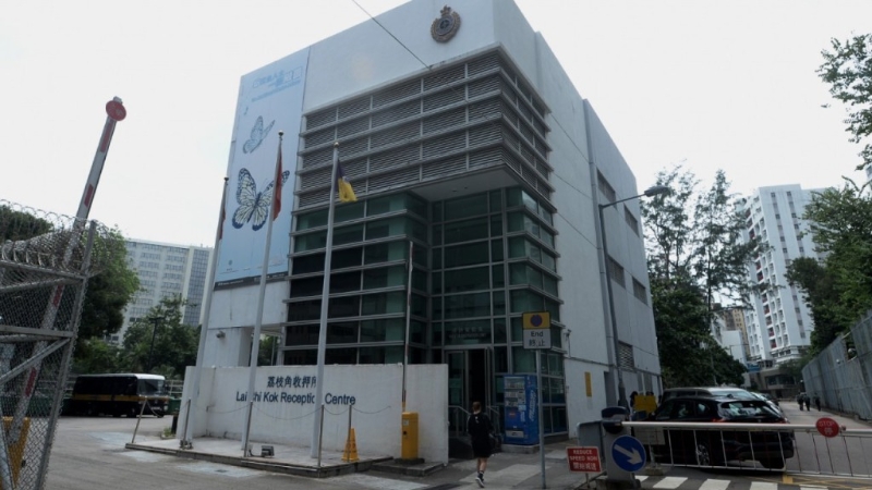 惩教署将一如既往,继续坚定不移、无畏无惧地严格依法履行职责。 惩教署将一如既往,继续坚定不移、无畏无惧地严格依法履行职责。