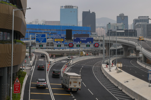 中九龙绕道油麻地段通车后首工作日