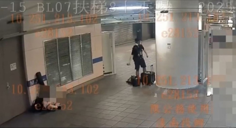 张文19日犯案时不断换装扮路人及使用不同交通工具逃走