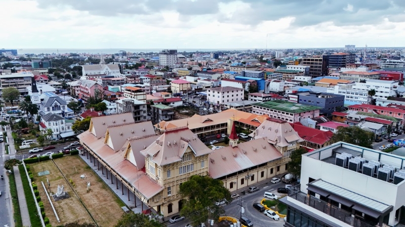 两名中国商人在圭亚那遭持刀抢劫。