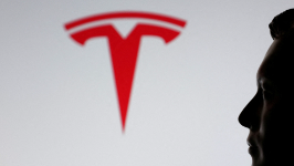 股价连跌六日收官2025！特斯拉Q4交付数据公布在即，市场更关注无人出租车进展