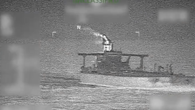 美军扣押“索菲亚号”油轮画面曝光 美军扣押“索菲亚号”油轮画面曝光