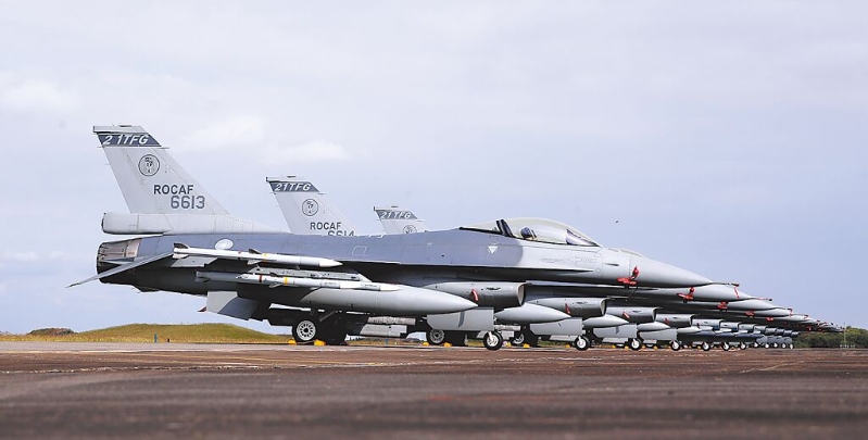 空军第4联队完成F-16V BLK20型战机换装。（