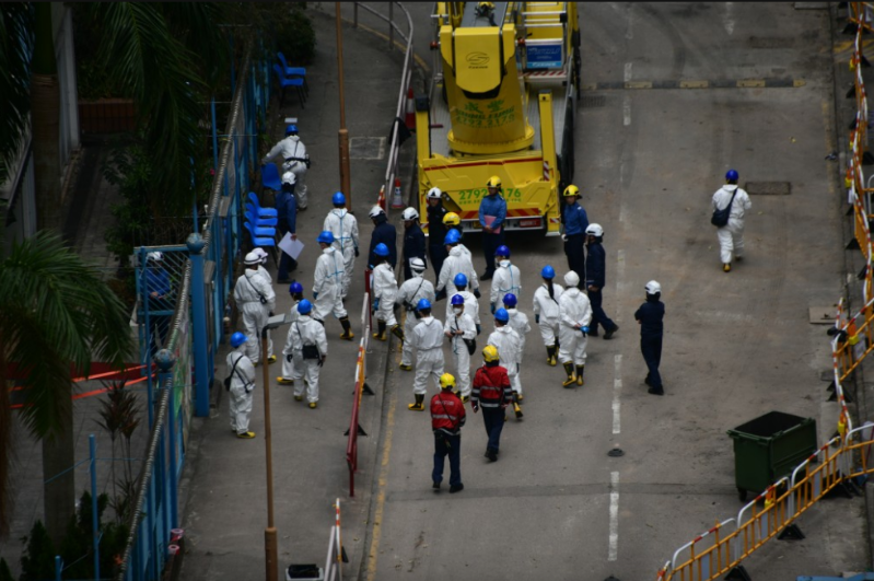 2025年12月23日，独立委员会进入宏福苑火灾现场视察。