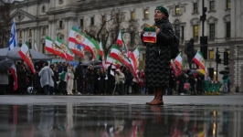 伊朗示威｜特朗普称当局速审处决示威者“已停止”，航母打击群正调往中东