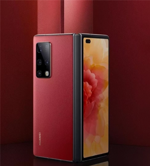 2025年中国市场折叠机出货：华为66.6%断层第一！顶其他家总和两倍