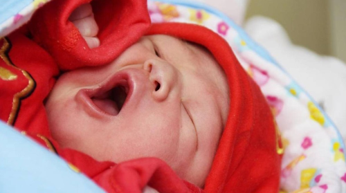 中国去年792万人出生