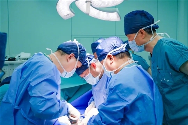 西京医院突破血型限制！女子A型血捐肾救活O型血丈夫