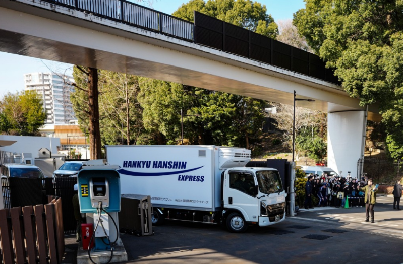 旅日大熊猫“晓晓”和“蕾蕾”周二启程回国。新华社