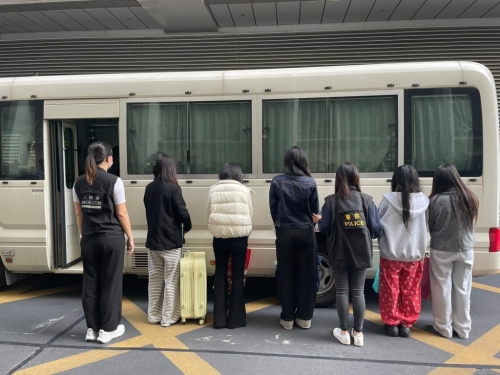 警方及入境处共拘捕8名内地女子，年龄介乎16岁至45岁。