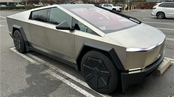 特斯拉终于拿下4680电池 结果就它自己在玩？