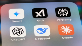 美聊天机器人大战步转折点，ChatGPT市占率急跌至45%，Gemini及Grok崛起