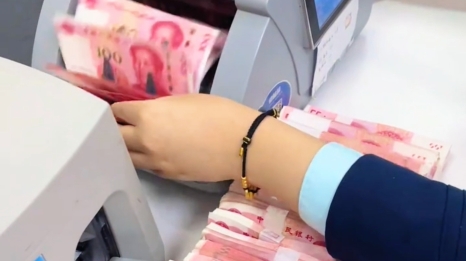 储户220万被银行员工骗走，全部挥霍一空无力赔偿，起诉银行竟惨遭败诉