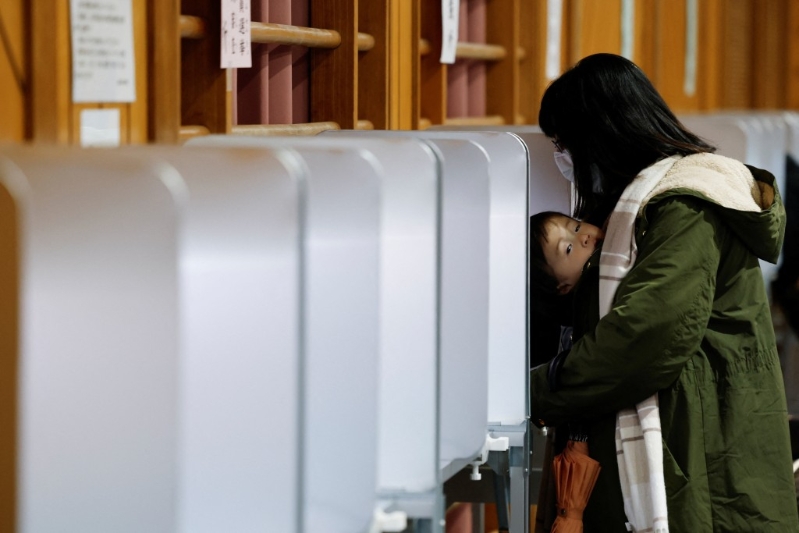 2026-02-07T233502Z_1364083379_RC2BHJAB4NV5_RTRMADP_3_JAPAN-ELECTION