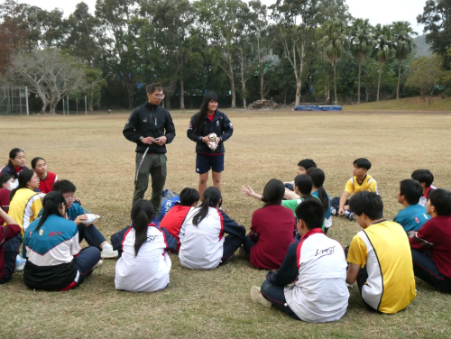 凤溪廖万石堂中学打榄球学英文