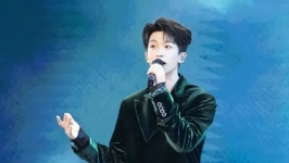 歌手黄子弘凡爸爸被曝诈骗学生，工作室凌晨再发文：黄金中教授未参与该用户留学事宜