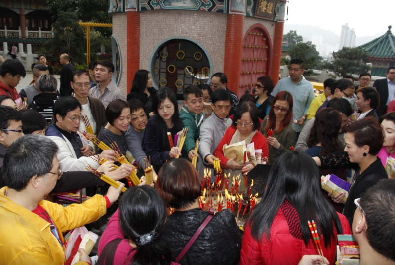 按农历新年传统，立春后，该年犯太岁的生肖人士宜“摄太岁