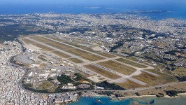 冲绳驻日美军士兵涉擅闯小学，尾随女童并搭话，被警方逮捕