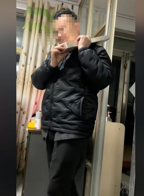 全网最贵压岁钱！山东一舅舅送5岁外甥女30斤银砖  家长不敢收第二天归还