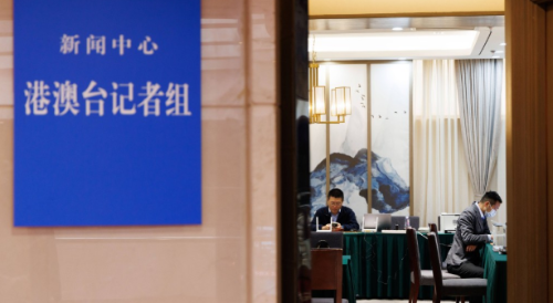 3000多名中外记者报名采访